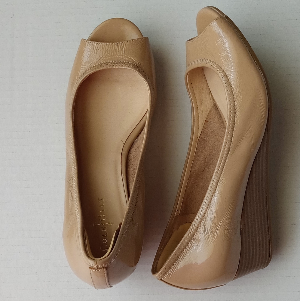 🩷💚⚜️Cole Haan Nike Air⚜️🩷💚 Womens Tan Wedge Heel Shoes Open Toe Size 6.5B